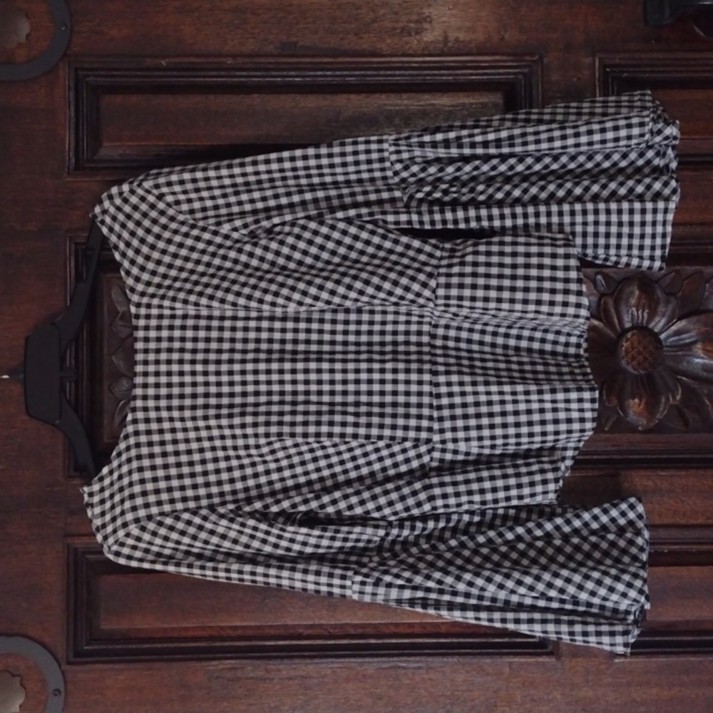 New M Nanette Lepore black white top